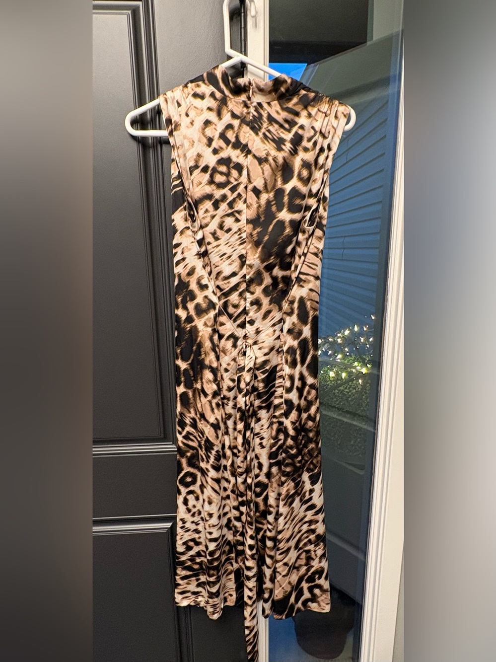 Alex Marie Sleeveless Leopard Print Maxi Dress with tie waist 8